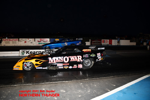 Shayne Lawson - 'Man O' War' (near lane) 
vs Daniel Butherus - 'Rat-A-Tude' (far lane)
